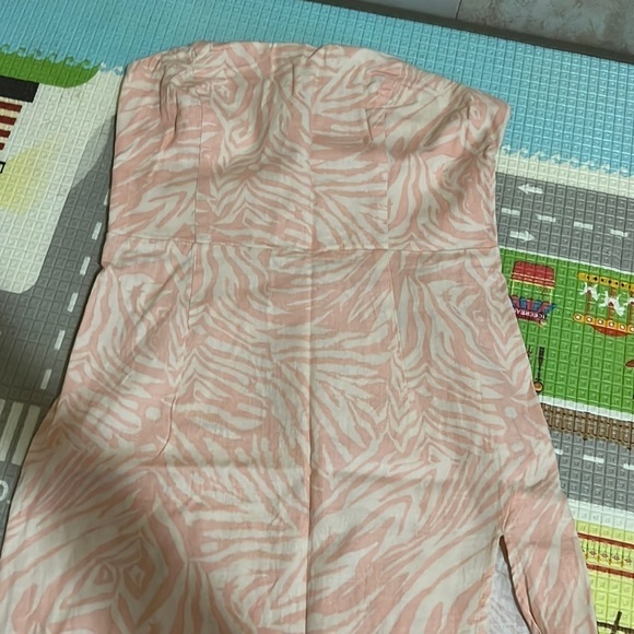 Urban Outfitters Dresses & Skirts - Urban outfitters print dress